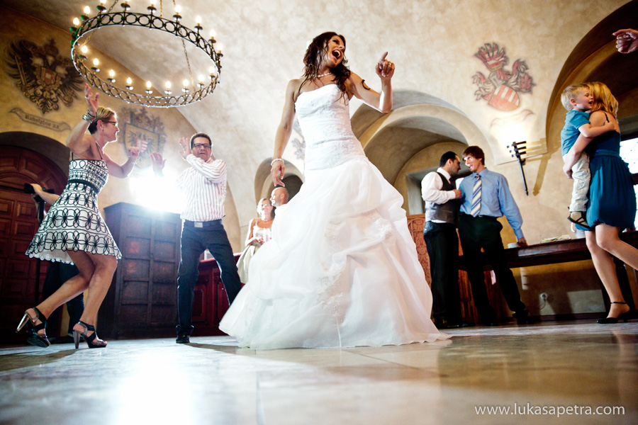 svatebni-hostina-fotografie-012