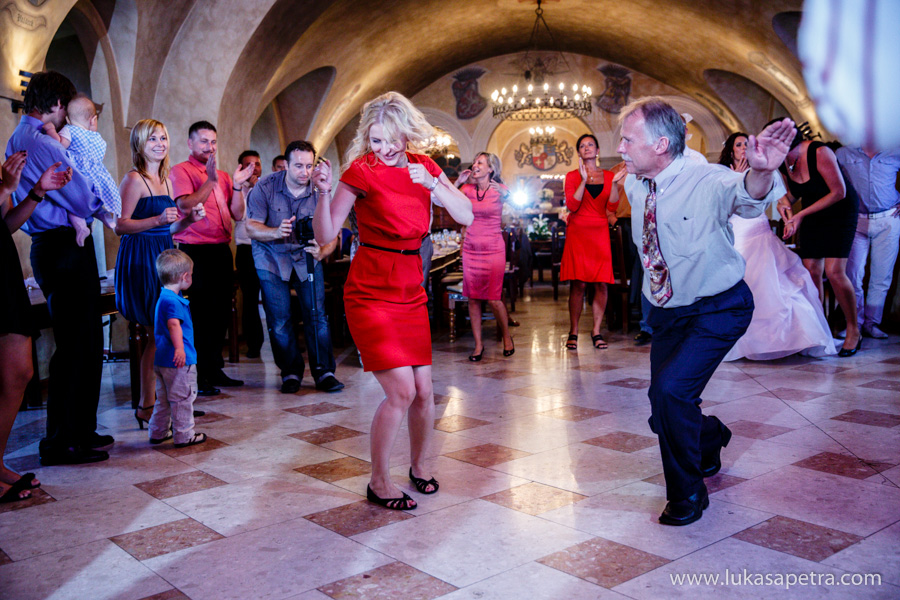 svatebni-hostina-fotografie-037